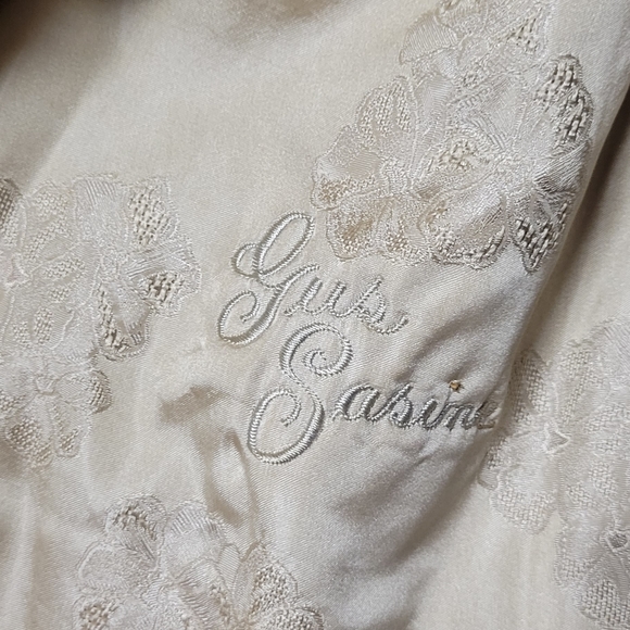 Real fur shawl. Made for my grandmother in the 40's. Has an inside pocket. - Picture 5 of 6